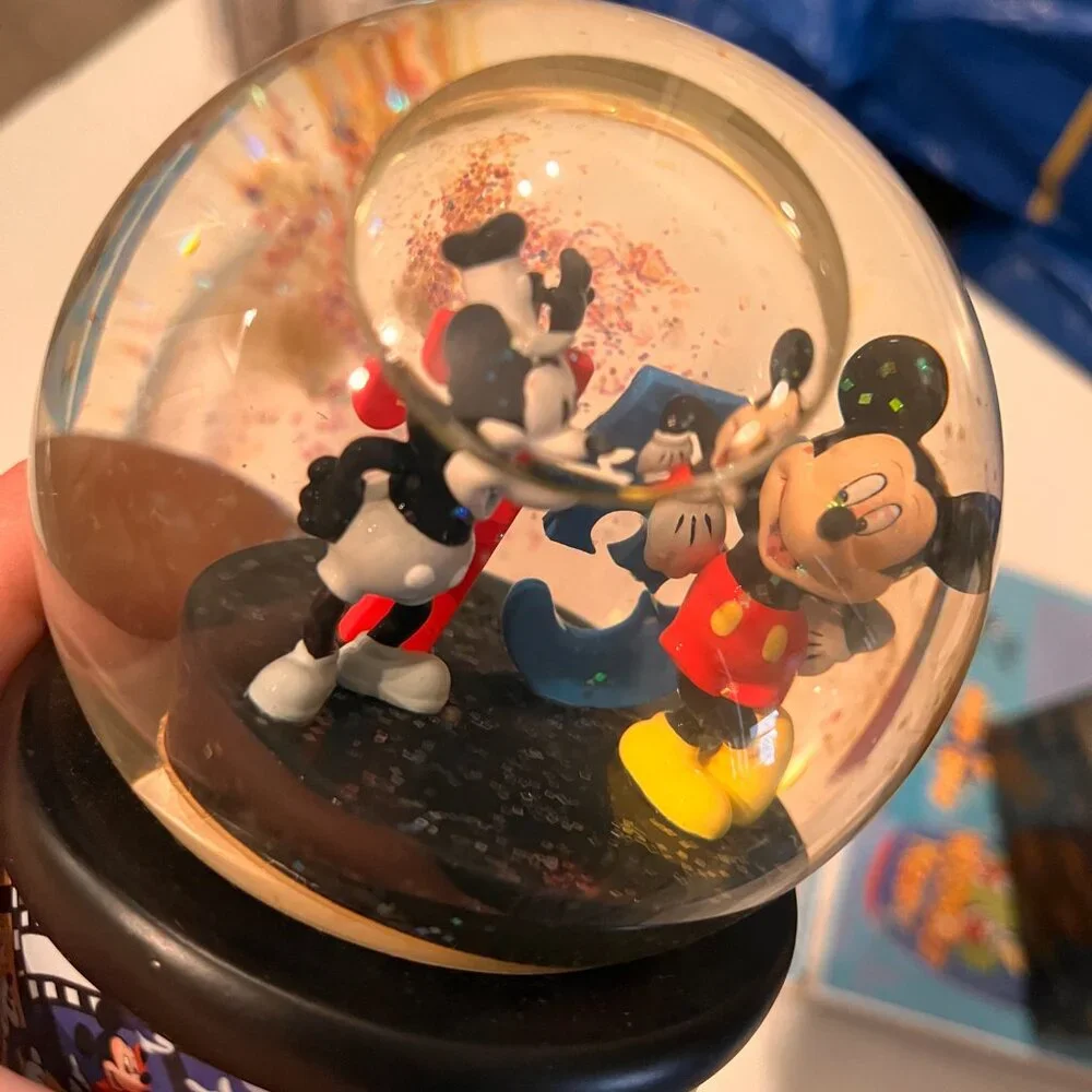 Disney 75th Anniversary‎ Musical Snow Globe  (k/x)